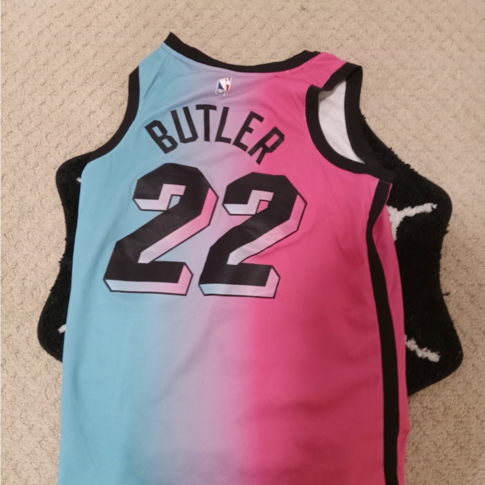 NBA Miami heat Jimmy Butler jersey - Picture 2 of 4